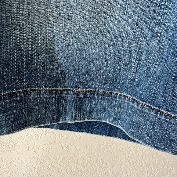 Torrid denim cotton/spandex blend shorts womens sz22 - Picture 3 of 9